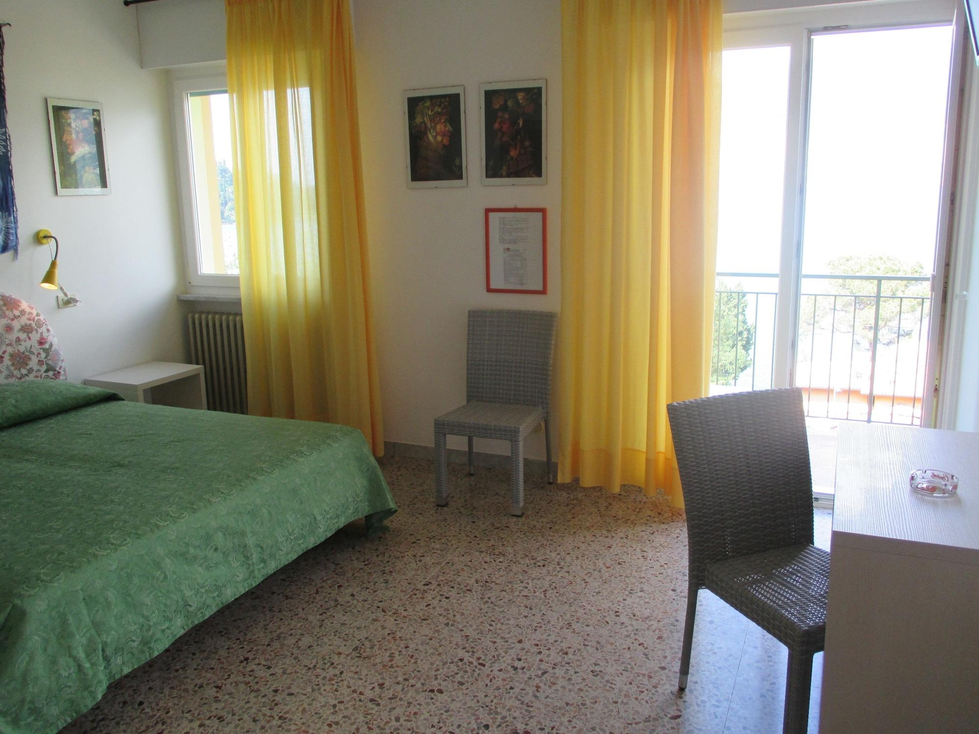 Hotel Casa Popi Malcesine Exteriör bild