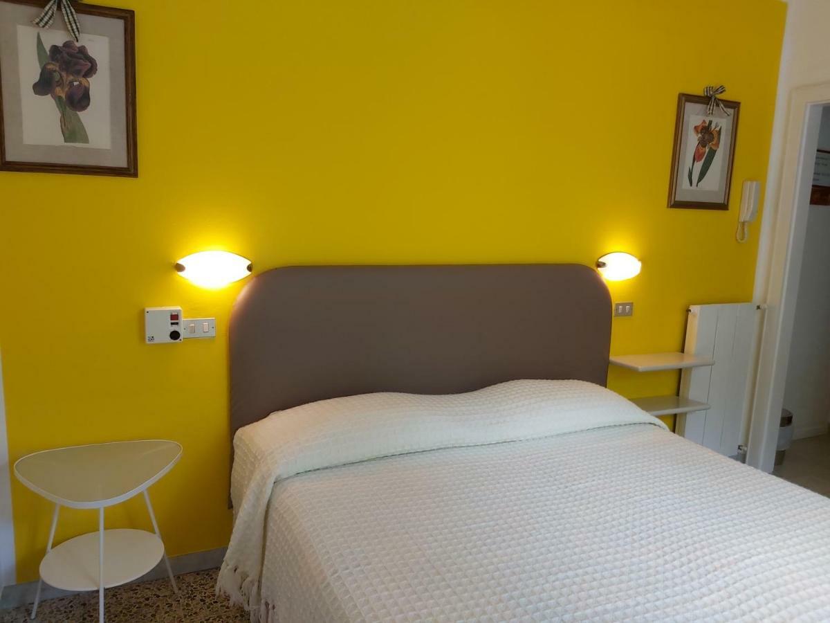 Hotel Casa Popi Malcesine Exteriör bild